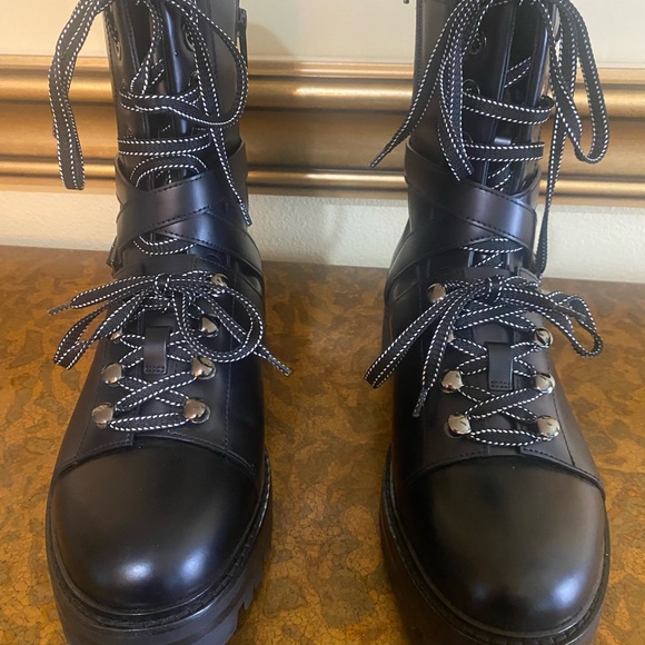 Valentino Garavani Combat boot black, mid calf size 8.5 - Picture 11 of 14